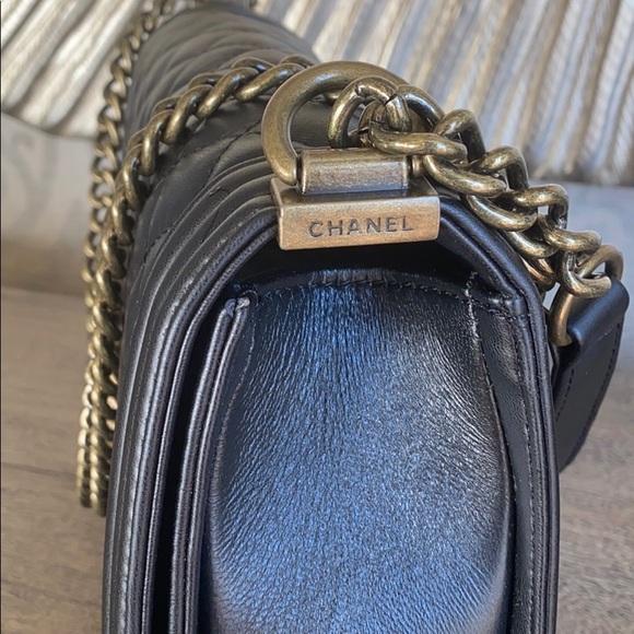 Chanel Quilted Large Bag - Picture 4 of 7